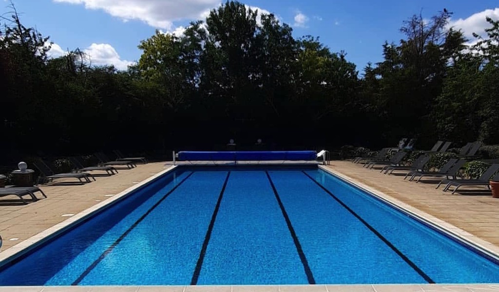 Outdoor Swimming Pools Near Wimbledon — Lady Wimbledon